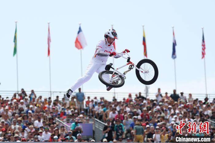 中国自由式小轮车首夺奥运金牌 邓雅文夺冠点燃