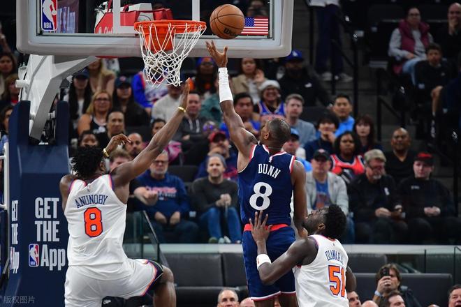 快船力克尼克斯 伦纳德29分助球队登顶西部第八