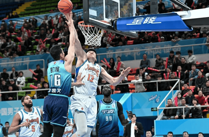 CBA常规赛宁波84-63力克新疆，辛普森全面爆发助球