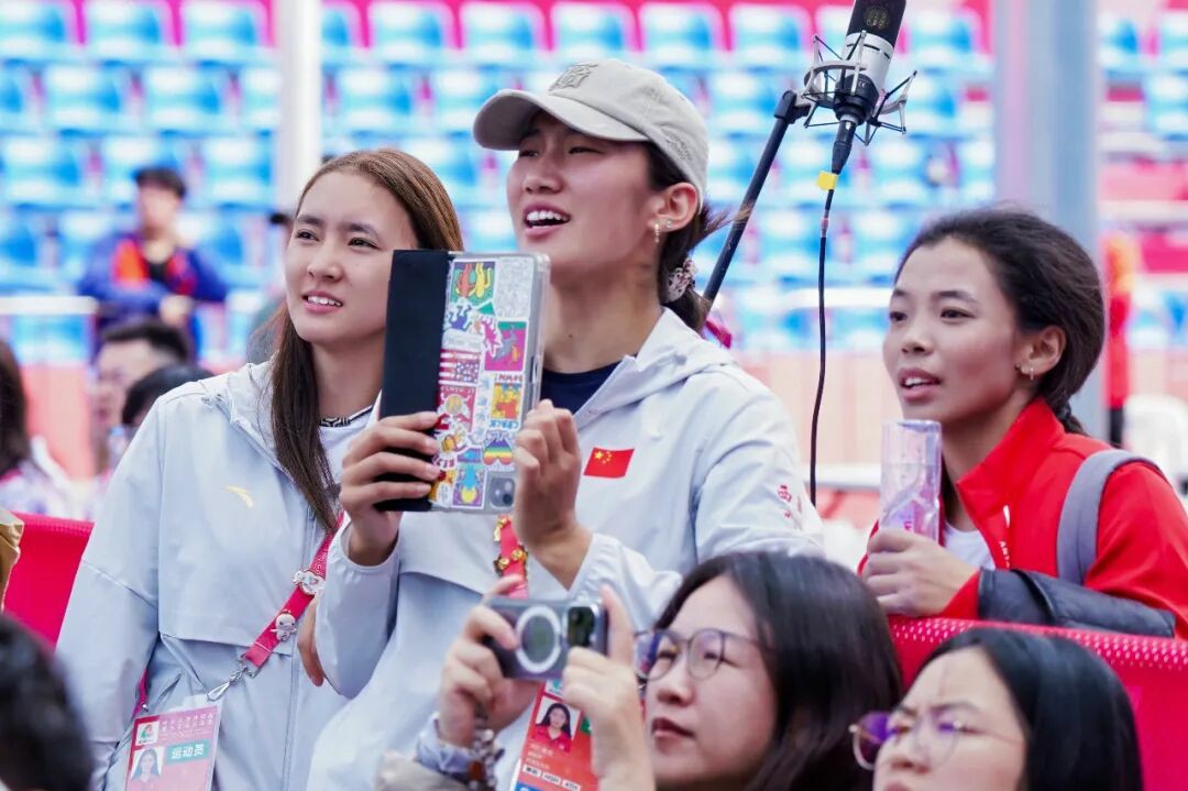 西藏岩壁飞人：在攀登中展现向上力量