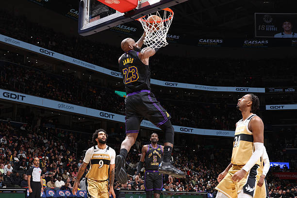 41岁詹姆斯单赛季93次扣篮创生涯新高 逆生长传奇